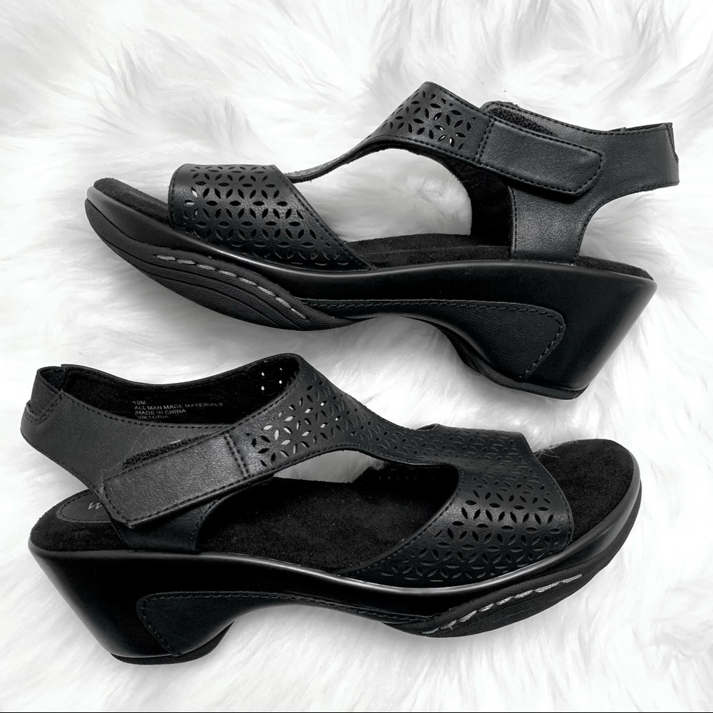 [nwot] White Mountain Black Sandal—size 10—heels, velcro strap—comfy—never worn